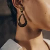 Boucles d&rsquo;oreilles pendantes Naé Edition Verre fumé