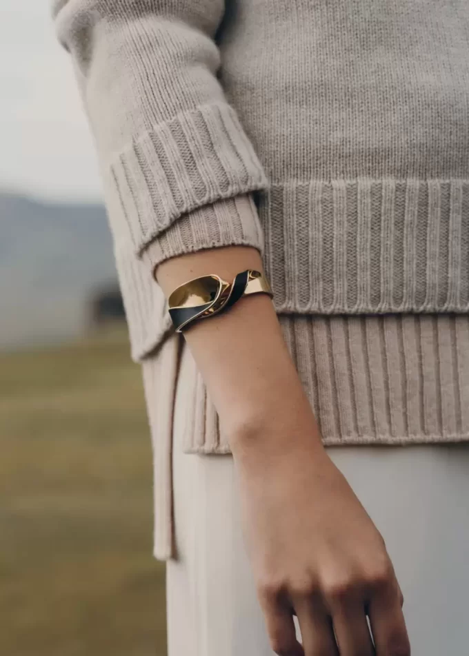 Cuir Noir Édition Éole Cuff
